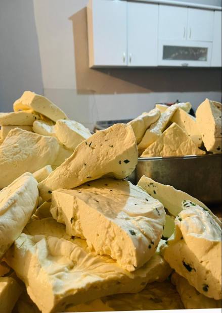 Otlu Peynir (Şirden mayalı 1 kg )