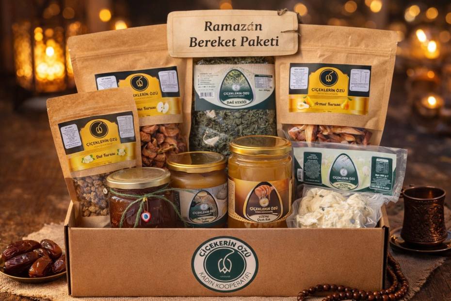Ramazan paketi (1 kilo süzme bal 500 Gr peynir 500 Gr tahin 650 Gr incir reçeli 250 Gr dut kurusu 250 Gr elma kurusu 250 Gr armut kurusu 100 Gr dağ kekiği )